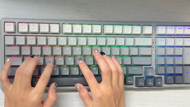 Amazon.co.jp: e元素ゲーミングキーボードZ-99 シルバーウッド軸